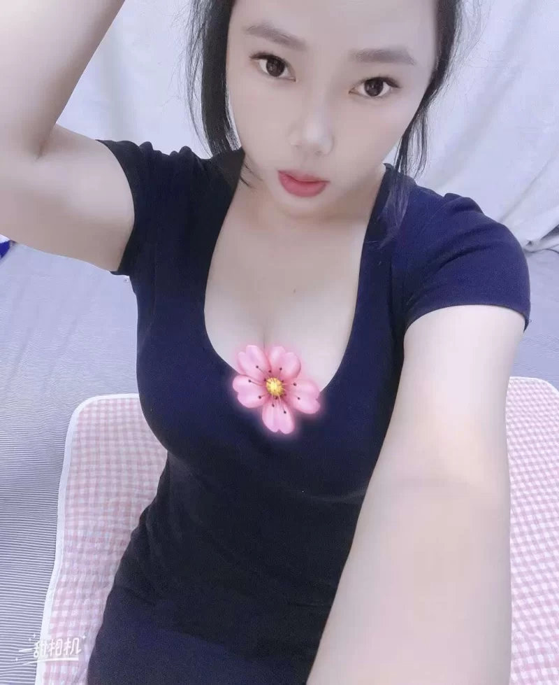 大屁股肥肥一线天