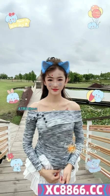 娇小型骚女小艾艾