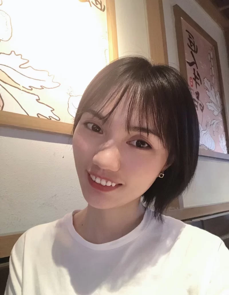 很有气质的大眼妹