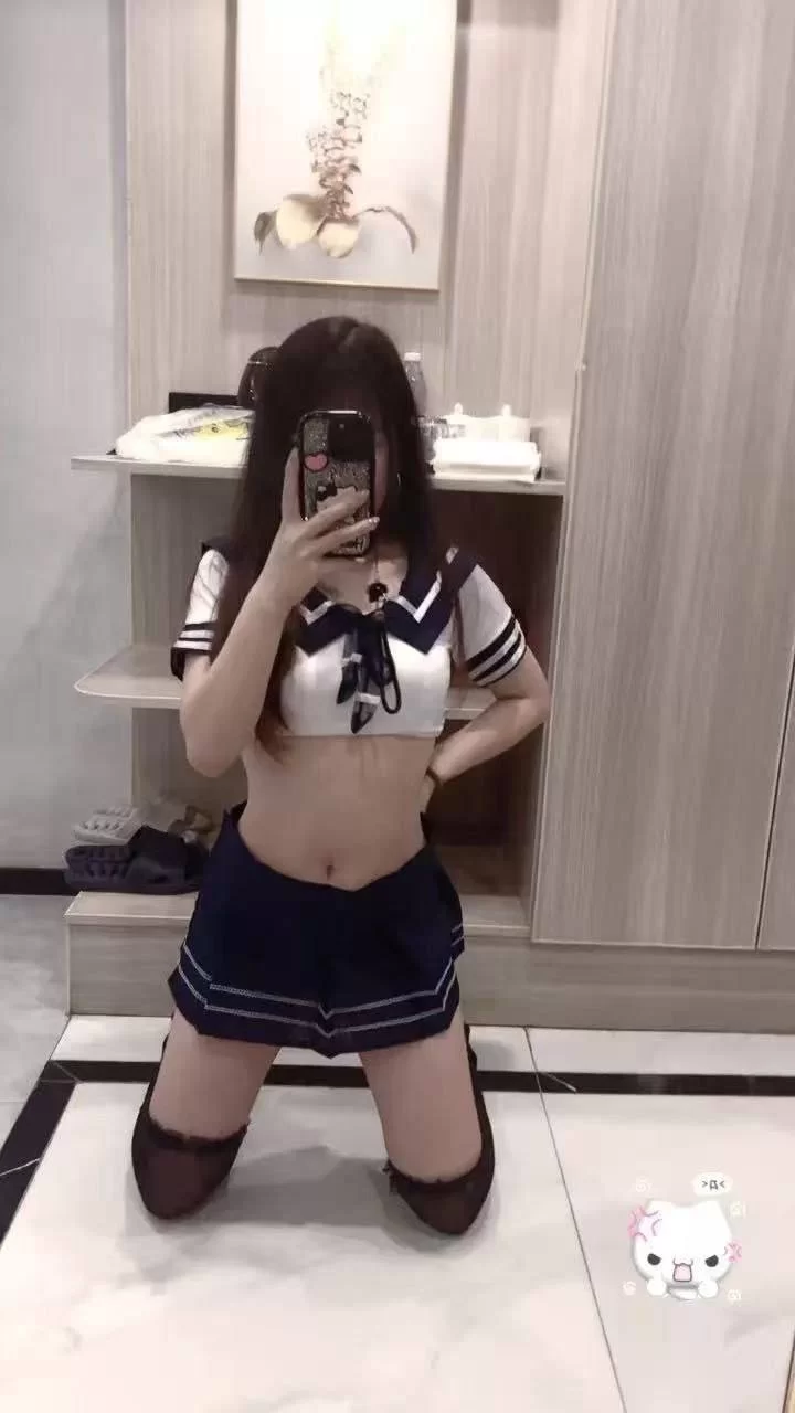 大学生兼职前凸后翘