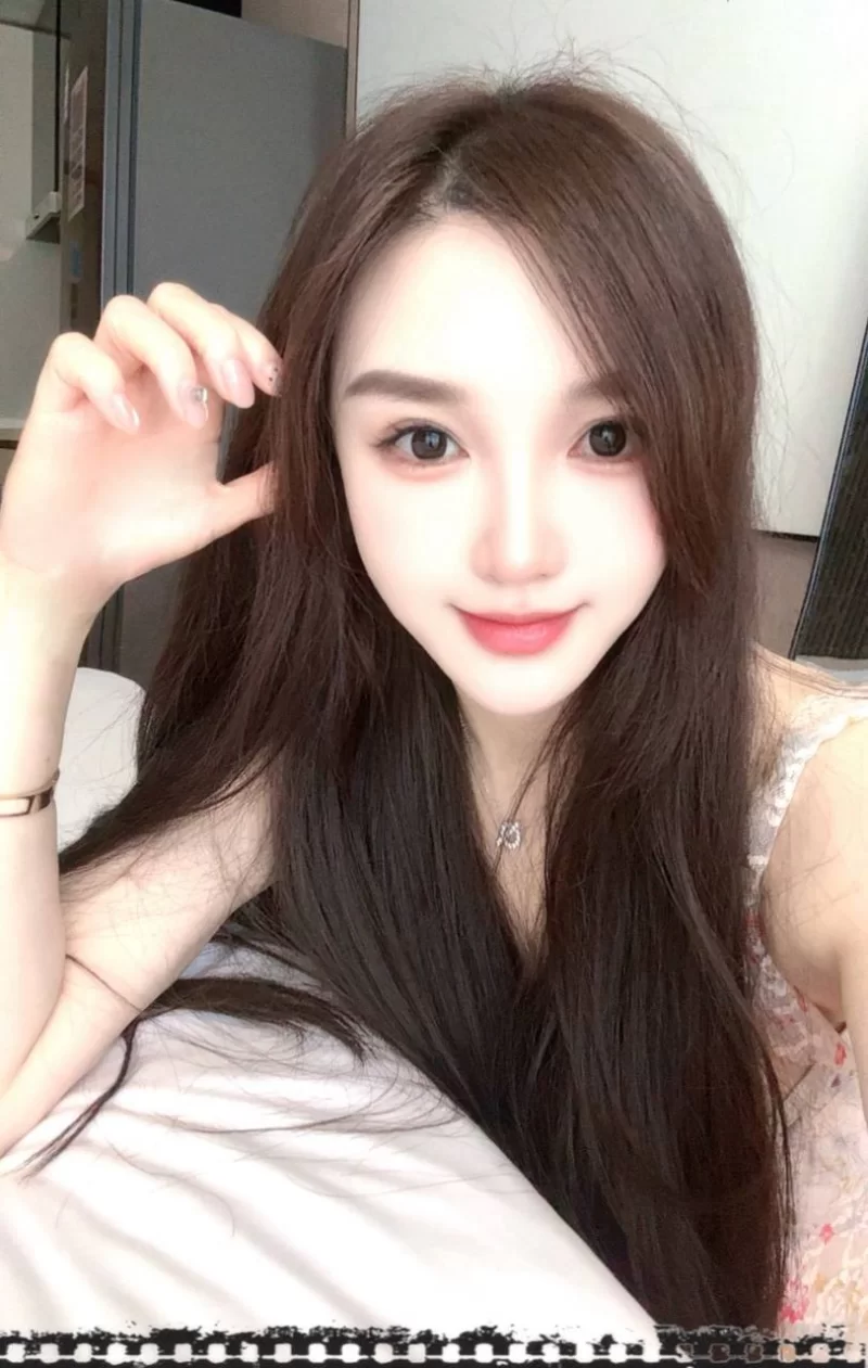 大胸翘臀颜值老师