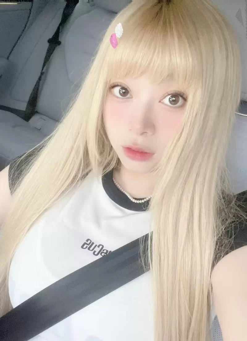 宝山36E童颜嫩妹