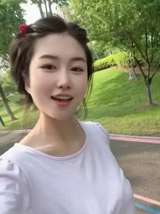 金华倒立萧莞式双飞姐妹花