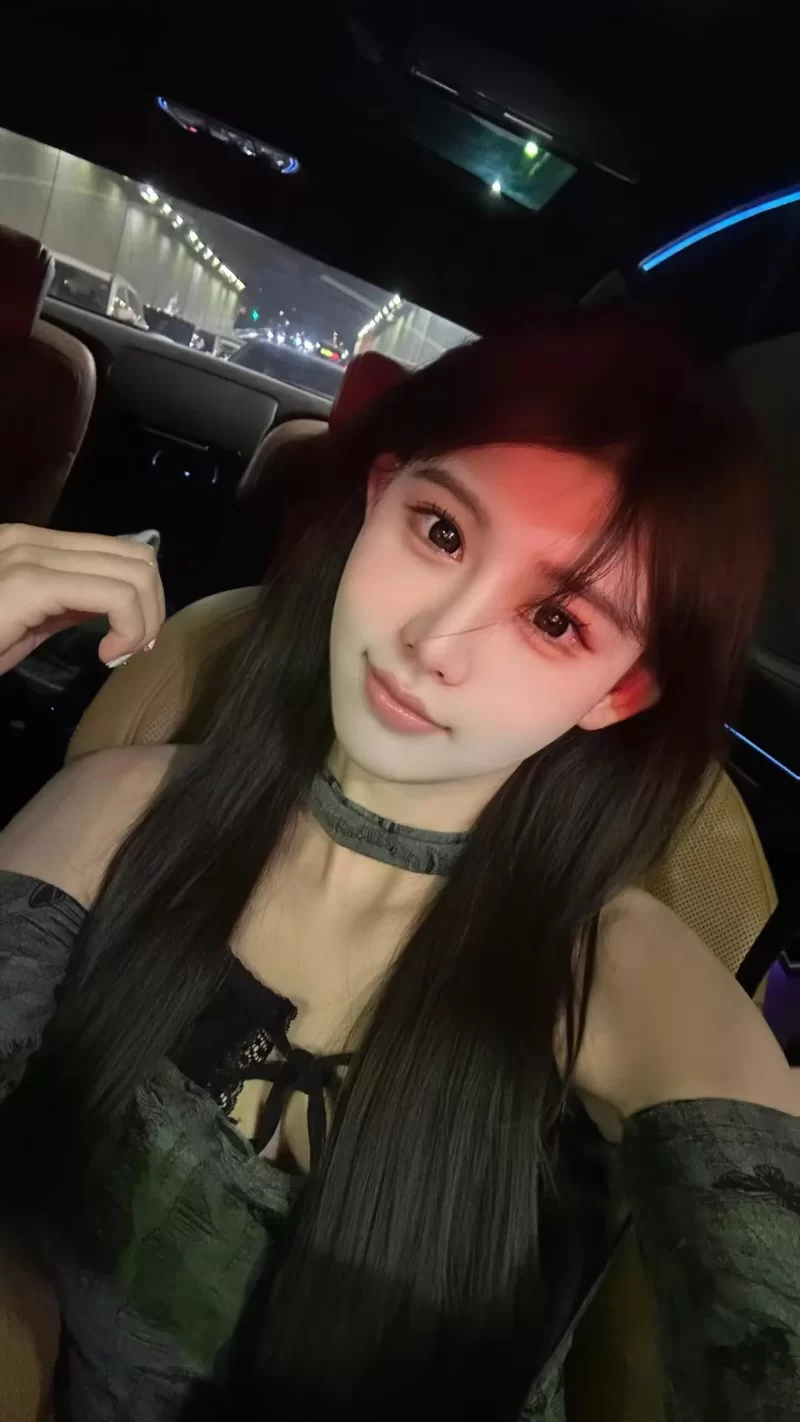 校花级别的美女